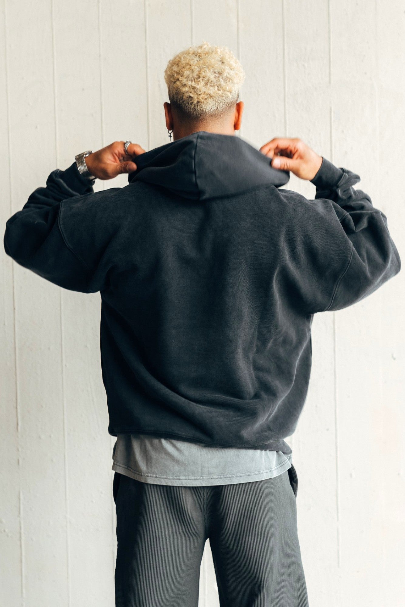 #color_Hoodie-Vintage-Black